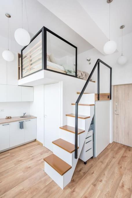 Warm And Light Loft Near Centre Appartamento *